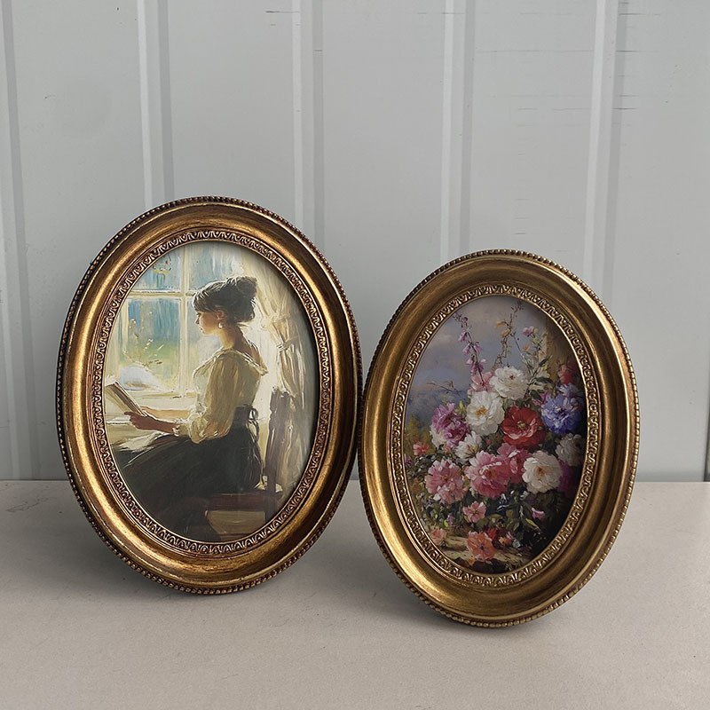 Vintage European Relief Golden - Resin Art Gallery recension och pris
