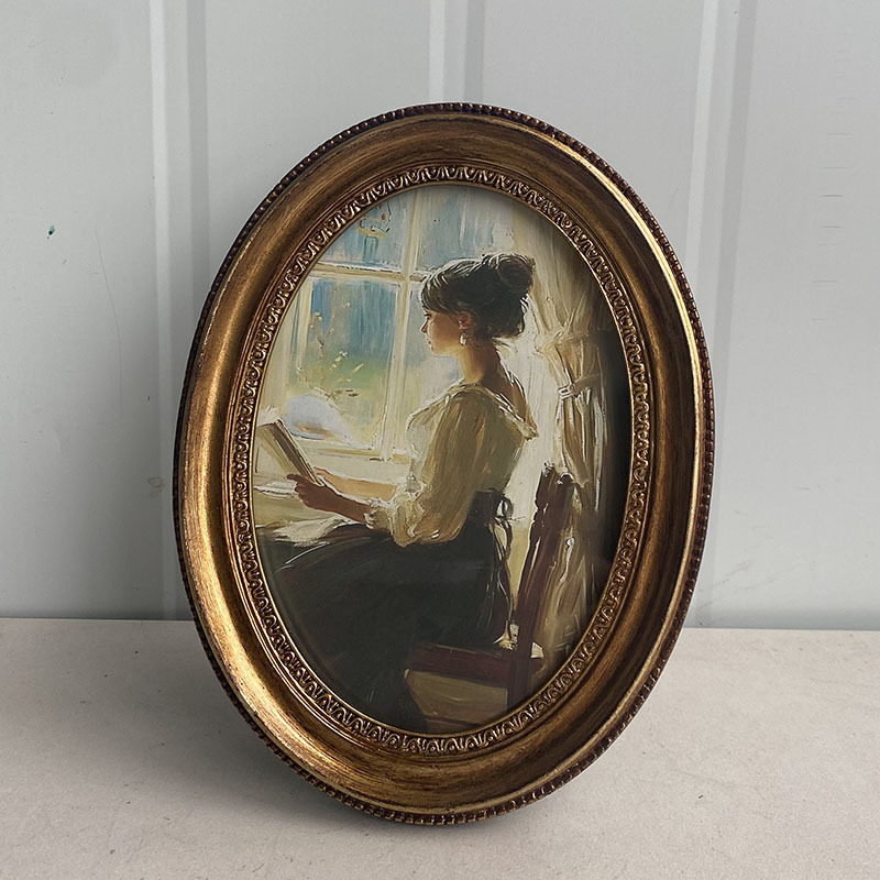 Vintage European Relief Golden - Resin Art Gallery recension och pris