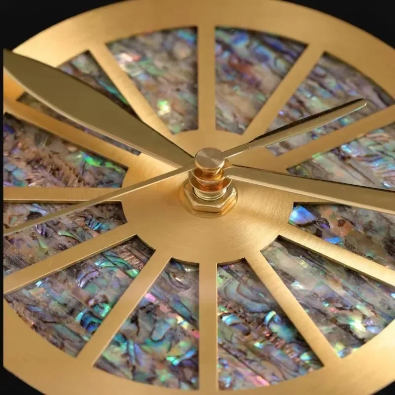 Alloy Case Modern Luxury Wall  - Resin Art Wall Clock recension och pris