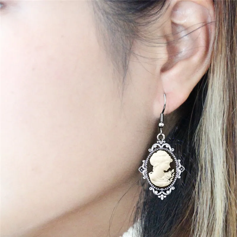 Vintage Look Lady Queen Cameo  - Resin Art Ring recension och pris